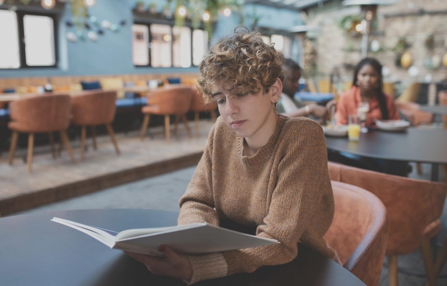 Documents financiers et calculs de scénarios comparatifs